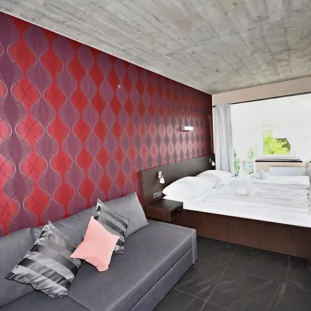 Konukevi Jezerna Zduchovice